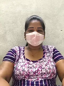 Snapshot of MaaliiiPonuTamil chatting on 02-28-26, 04:50 MaaliiiPonuTamil online show from 02-28-26, 04:50