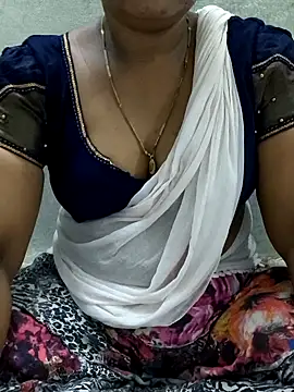 Snapshot of MaaliiiPonuTamil chatting on 06-23-26, 12:30 MaaliiiPonuTamil online show from 06-23-26, 12:30