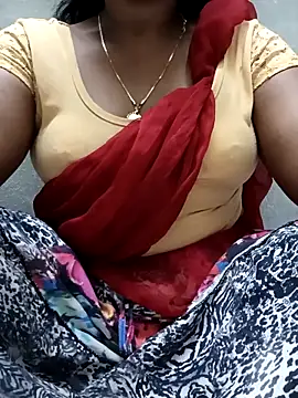 Snapshot of MaaliiiPonuTamil chatting on 02-13-26, 12:21 MaaliiiPonuTamil online show from 02-13-26, 12:21