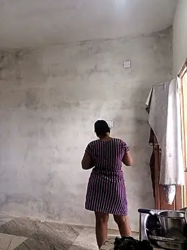 Snapshot of MaaliiiPonuTamil chatting on 01-09-26, 06:42 MaaliiiPonuTamil online show from 01-09-26, 06:42