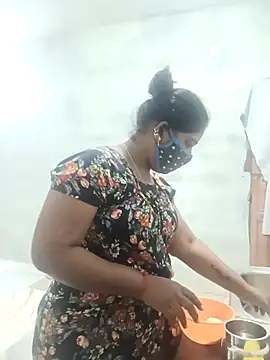 Snapshot of MaaliiiPonuTamil chatting on 11-24-25, 03:01 MaaliiiPonuTamil online show from 11-24-25, 03:01