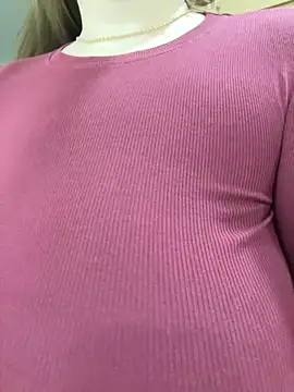 Snapshot of Your_Hot_Sister01 chatting on 10-19-25, 11:13 Your Hot Sister01 online show from 10-19-25, 11:13