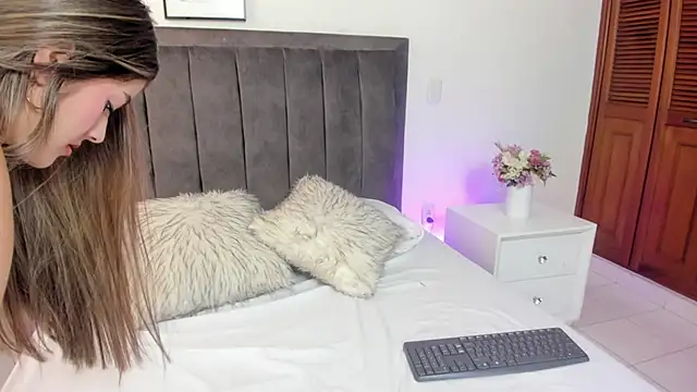 Sophia Clark8 online show from 11-05-25, 07:28