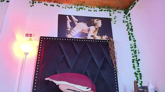 Snapshot of Naia_x chatting on 02-24-26, 09:26 Naia x online show from 02-24-26, 09:26