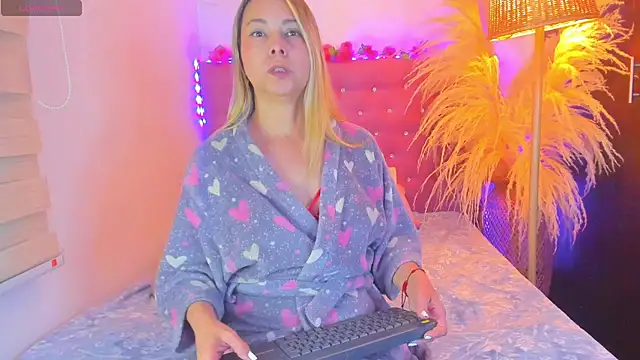  sexybunny  online show from 05-05-26, 06:16
