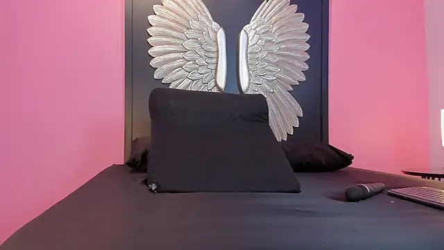 lupeebony online show from 12-20-25, 08:01