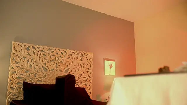 lupeebony online show from 10-11-25, 07:26