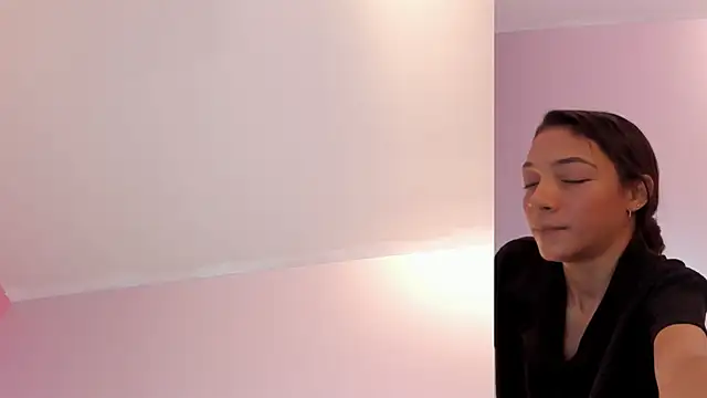 lupeebony online show from 05-28-26, 07:31