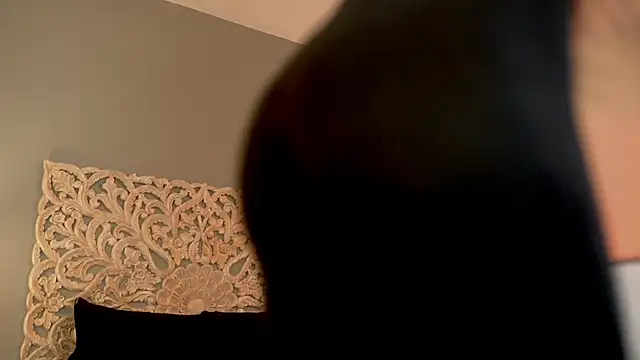 lupeebony online show from 10-16-25, 08:06