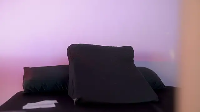 Snapshot of lupeebony chatting on 02-24-26, 07:15 lupeebony online show from 02-24-26, 07:15