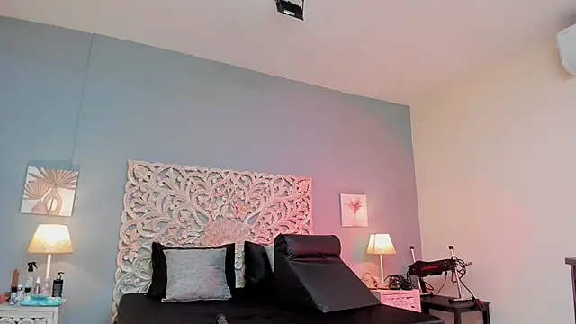 lupeebony online show from 09-14-25, 07:36