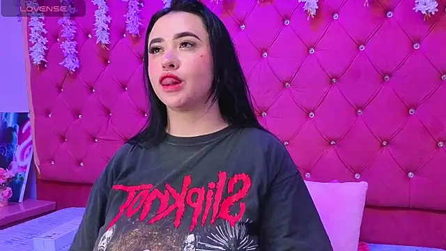 Victoria Rossy online show from 10-26-25, 02:56