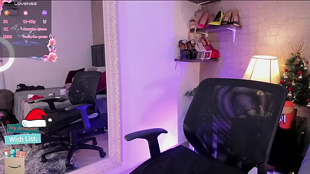 Mariana c1 online show from 12-17-25, 03:28