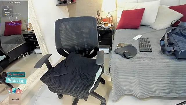 Mariana c1 online show from 05-27-26, 02:02