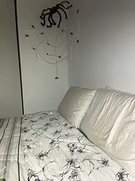 AgnesCampp online show from 10-28-25, 07:46