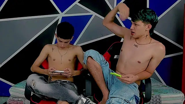 Snapshot of migueyalejo_teens chatting on 03-14-25, 06:10 migueyalejo teens online show from 03-14-25, 06:10