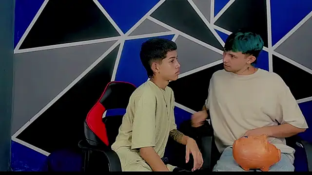 Snapshot of migueyalejo_teens chatting on 02-21-25, 02:17 migueyalejo teens online show from 02-21-25, 02:17