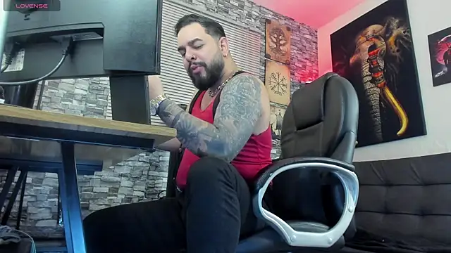 Snapshot of Ethan_Castellano chatting on 07-16-26, 11:24 Ethan Castellano online show from 07-16-26, 11:24
