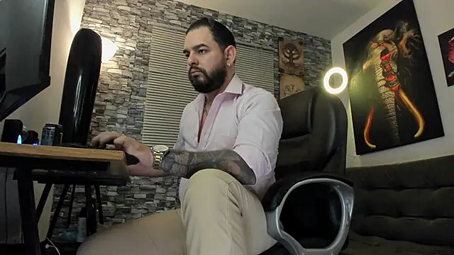 Snapshot of Ethan_Castellano chatting on 06-10-26, 10:22 Ethan Castellano online show from 06-10-26, 10:22