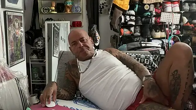 joeytatts66 online show from 02-04-26, 03:01