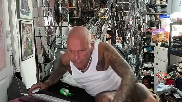 joeytatts66 online show from 05-10-26, 02:04