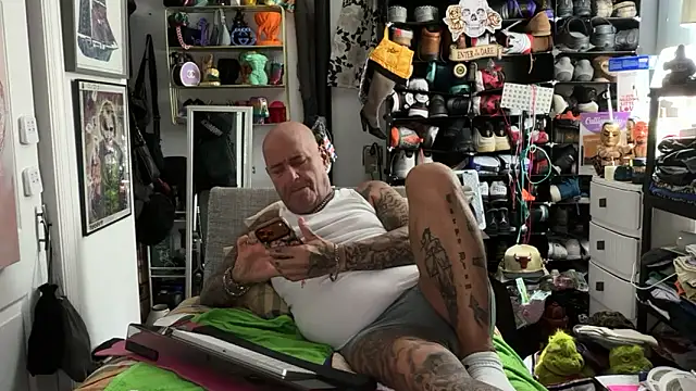 joeytatts66 online show from 05-22-26, 01:03