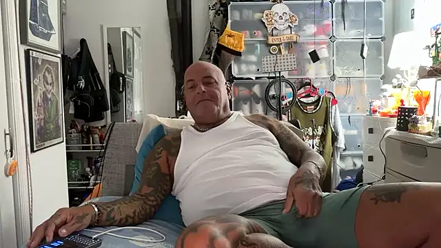 joeytatts66 online show from 10-12-25, 01:07