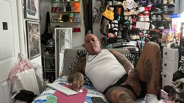 joeytatts66 online show from 02-05-26, 02:51