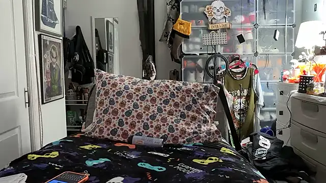 joeytatts66 online show from 10-08-25, 01:18