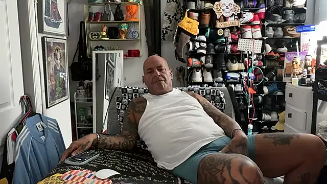 joeytatts66 online show from 01-09-26, 02:40