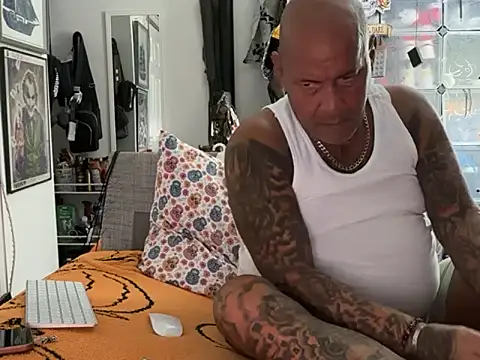 joeytatts66 online show from 10-22-25, 01:27