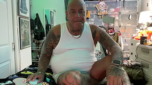 joeytatts66 online show from 10-06-25, 01:07