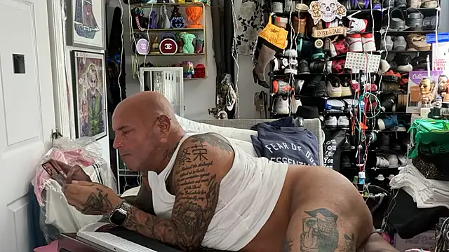 joeytatts66 online show from 03-11-26, 01:32