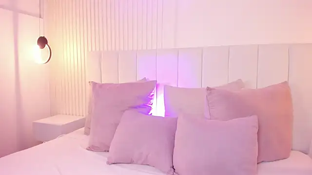 natali henao online show from 03-19-25, 10:09