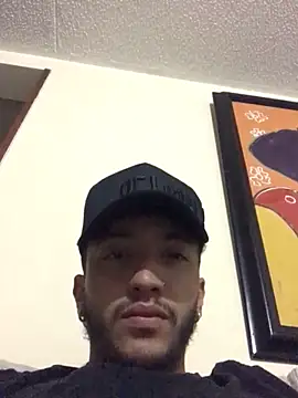 Snapshot of kmilo2405 chatting on 12-22-25, 02:44 kmilo2405 online show from 12-22-25, 02:44