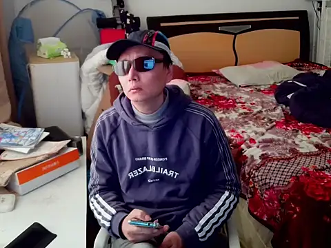 hotkaier online show from 03-27-26, 07:17