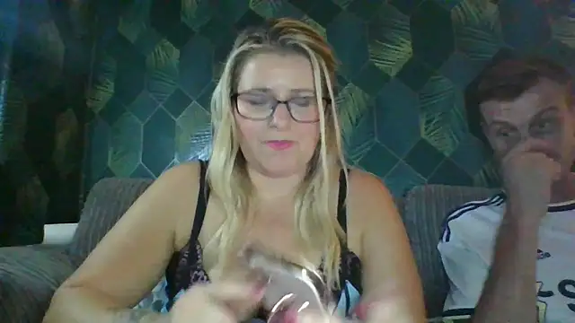 SweetXCandyX online show from 11-13-25, 05:39