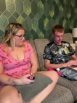 SweetXCandyX online show from 12-17-25, 06:24