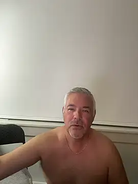 Snapshot of aarosteev2 chatting on 10-09-25, 04:35 aarosteev2 online show from 10-09-25, 04:35