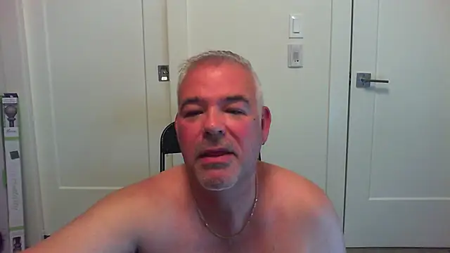 Snapshot of aarosteev2 chatting on 10-18-25, 11:29 aarosteev2 online show from 10-18-25, 11:29