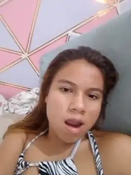 Snapshot of Naomi991 chatting on 05-21-26, 12:52 Naomi991 online show from 05-21-26, 12:52