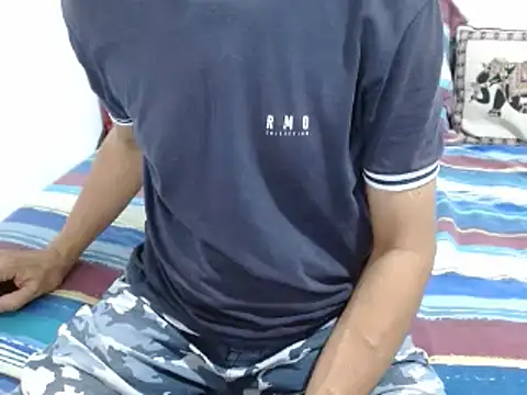 Snapshot of goten-770 chatting on 02-27-25, 01:30 goten-770 online show from 02-27-25, 01:30