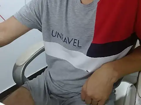 Snapshot of goten-770 chatting on 09-09-25, 07:45 goten-770 online show from 09-09-25, 07:45