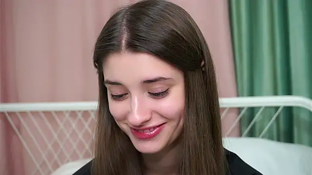 Snapshot of NoreenAtlee chatting on 12-18-24, 10:08 NoreenAtlee online show from 12-18-24, 10:08