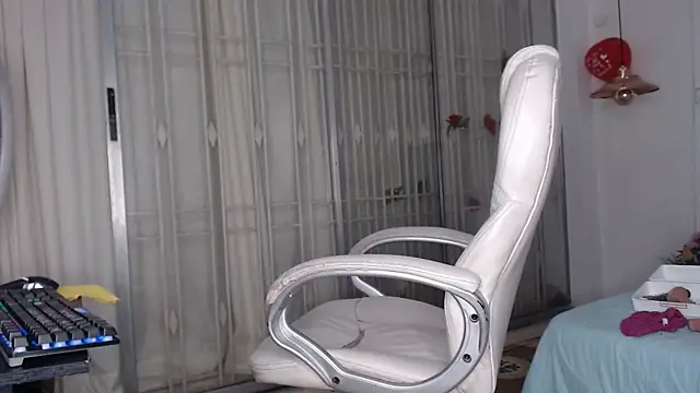 Snapshot of Tania_Goddess_ chatting on 02-22-25, 12:38 Tania Goddess  online show from 02-22-25, 12:38