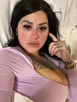 Snapshot of TexasTattooedHouseWife chatting on 03-01-25, 06:35 TexasTattooedHouseWife online show from 03-01-25, 06:35