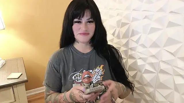 Snapshot of TexasTattooedHouseWife chatting on 09-16-25, 03:13 TexasTattooedHouseWife online show from 09-16-25, 03:13