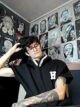 Loggan donnelly online show from 02-05-26, 07:32