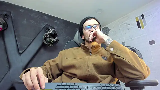 Loggan donnelly online show from 09-20-25, 08:14