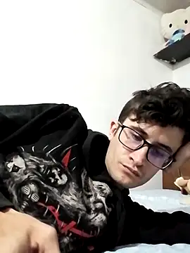 Loggan donnelly online show from 12-16-25, 08:57